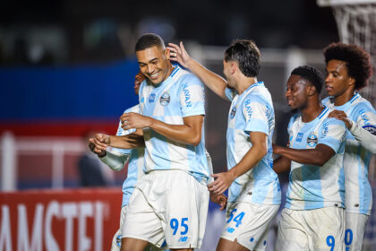 Grêmio lidera grupo